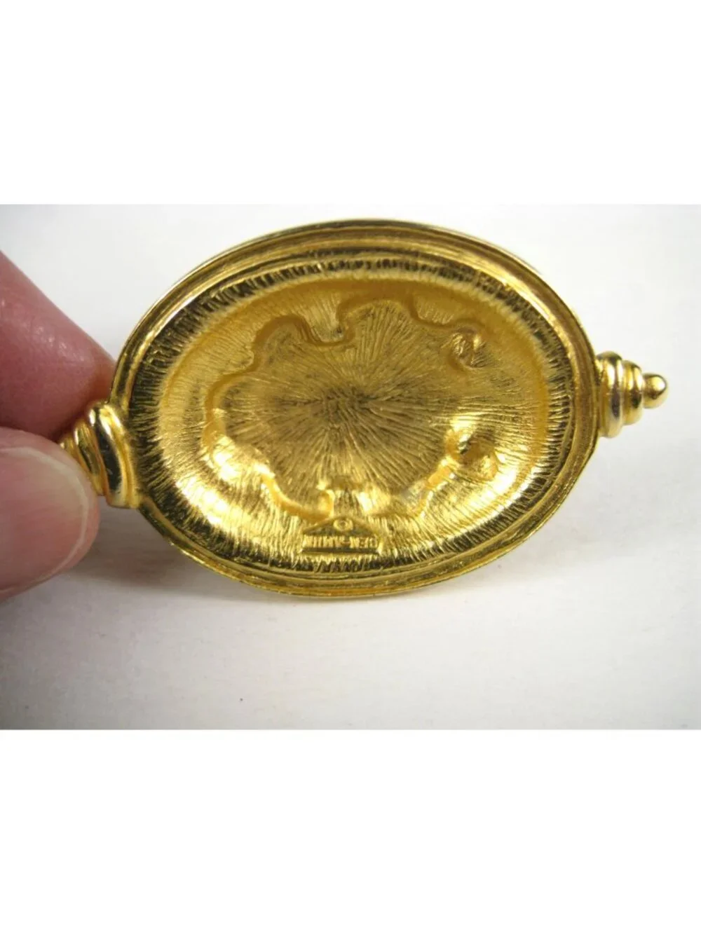 Ben Amun Gold Tone Lion Crest Enamel Stick Pin Vintage 1980s